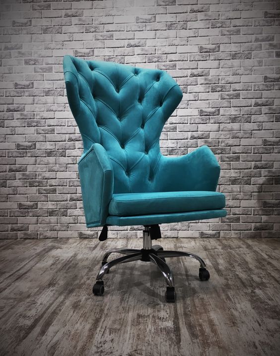 Capitone Traditional Tufted Executive Chair