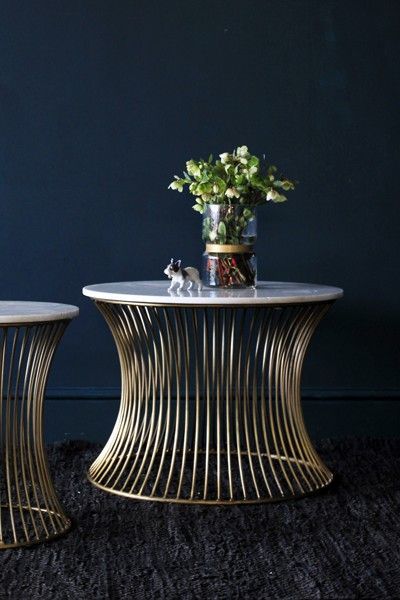 Round marble coffee table